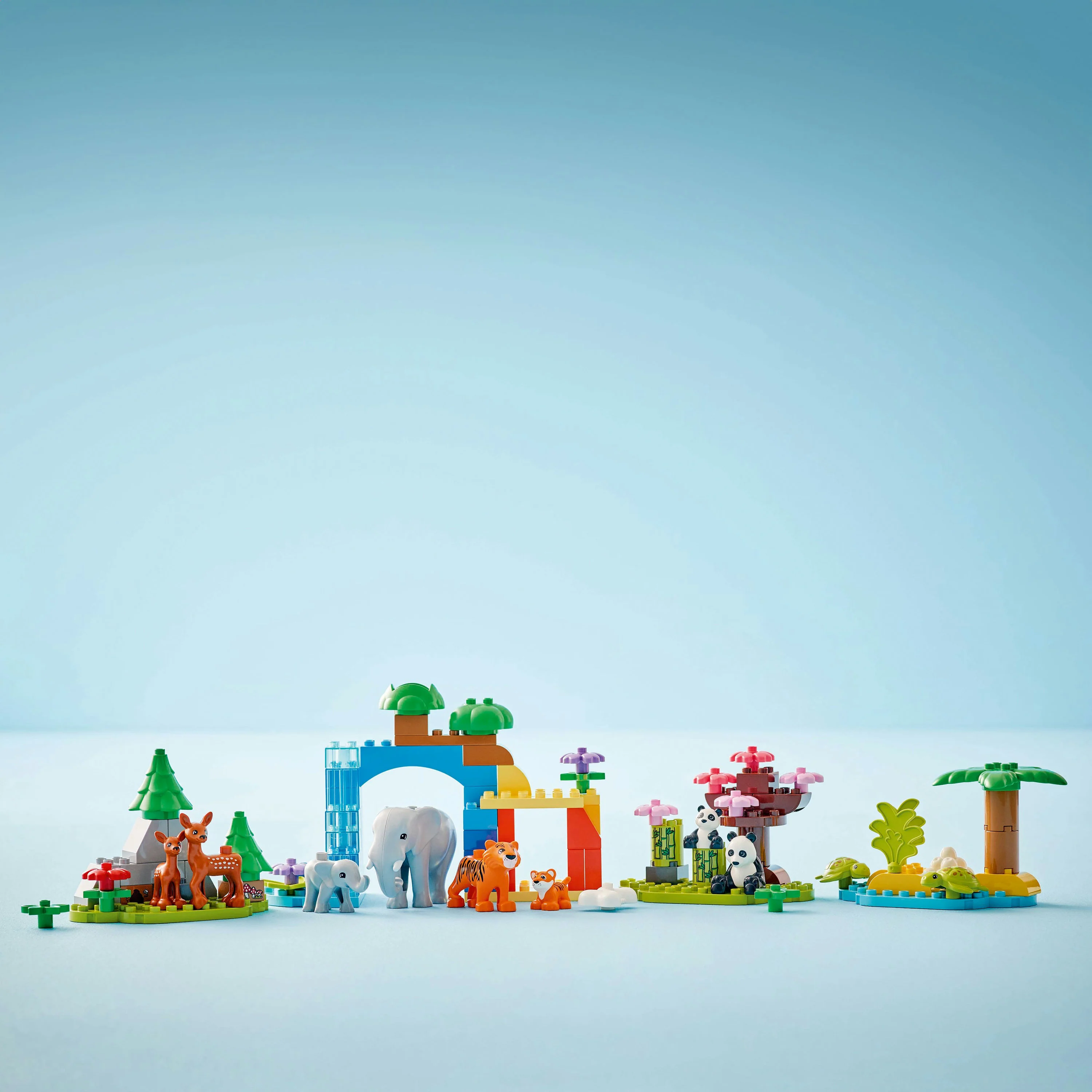 LEGO Duplo 3 in 1 Wild Animal Families - 10446 - Image 7